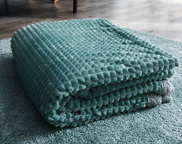 Chunky knit blanket